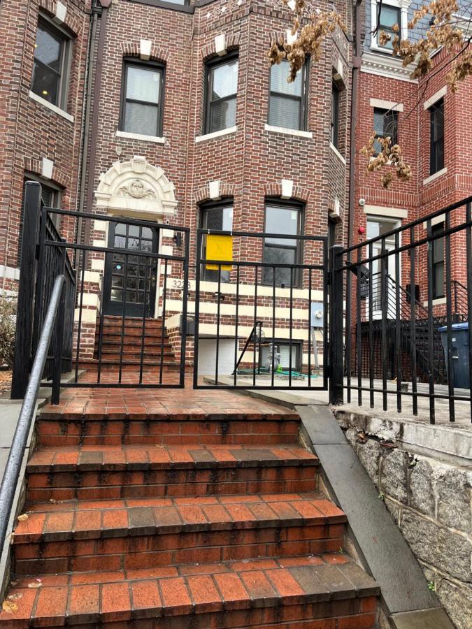 Large Duplex Apt 2Bdrm 1Den-Metro Washington Exterior photo
