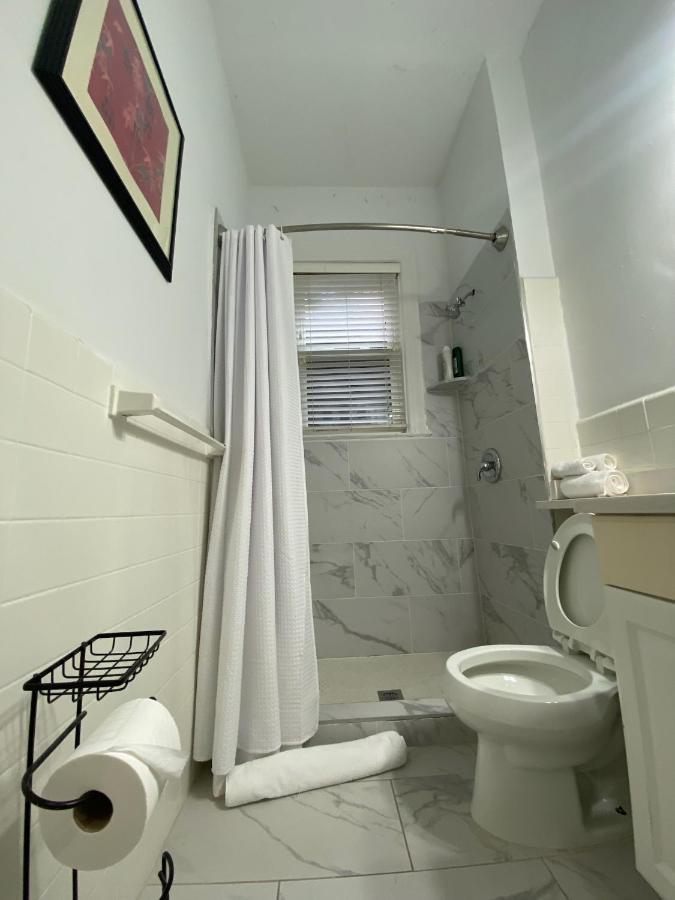 Large Duplex Apt 2Bdrm 1Den-Metro Washington Exterior photo