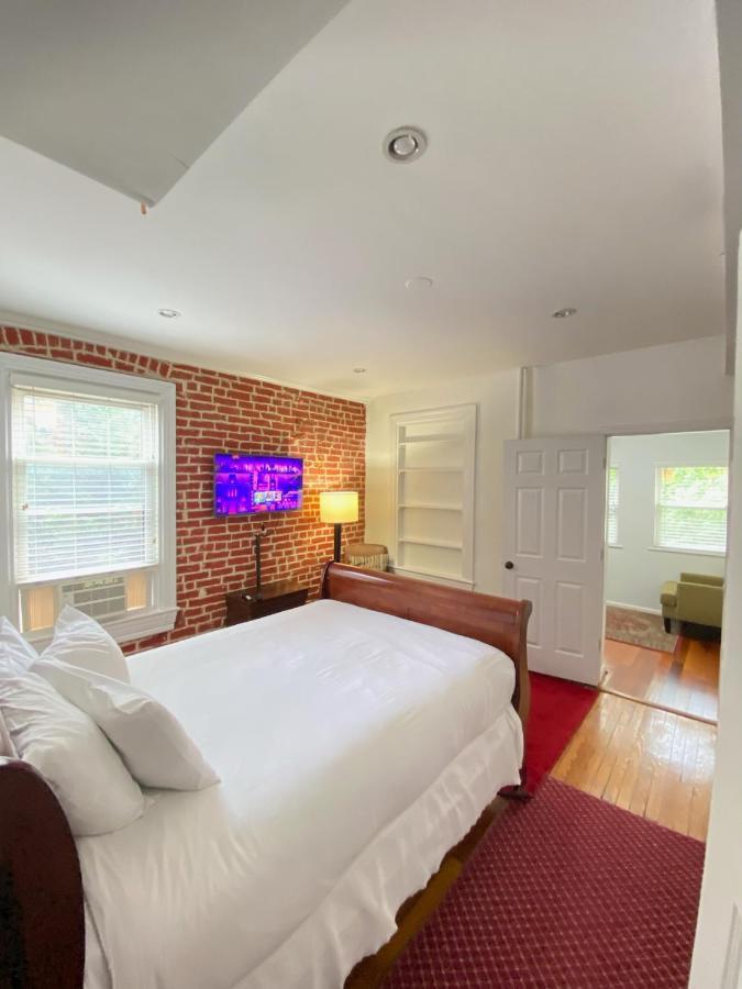 Large Duplex Apt 2Bdrm 1Den-Metro Washington Exterior photo
