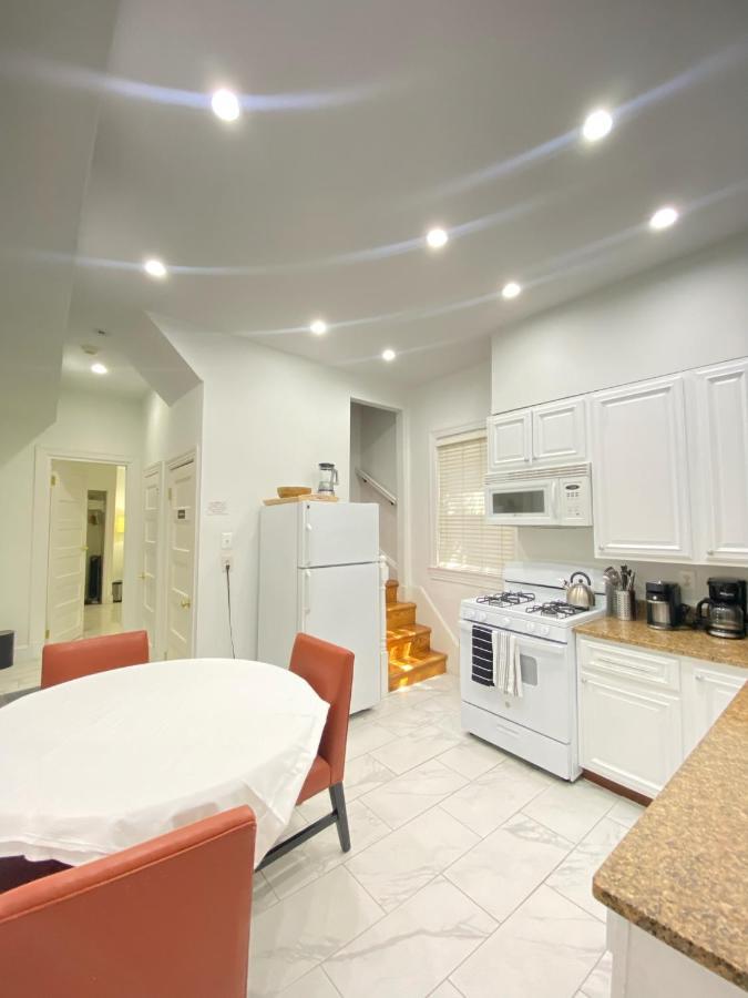 Large Duplex Apt 2Bdrm 1Den-Metro Washington Exterior photo