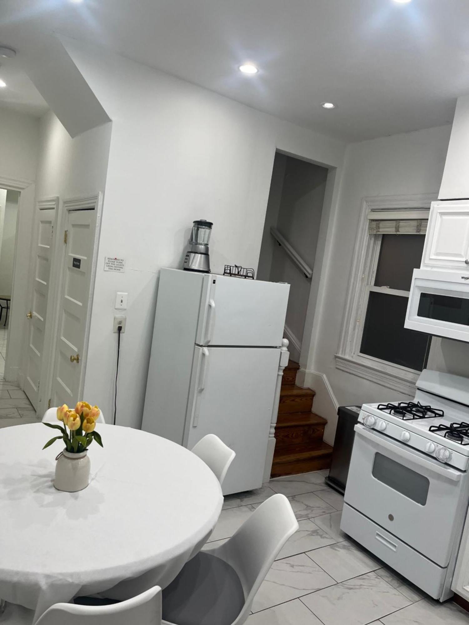 Large Duplex Apt 2Bdrm 1Den-Metro Washington Exterior photo