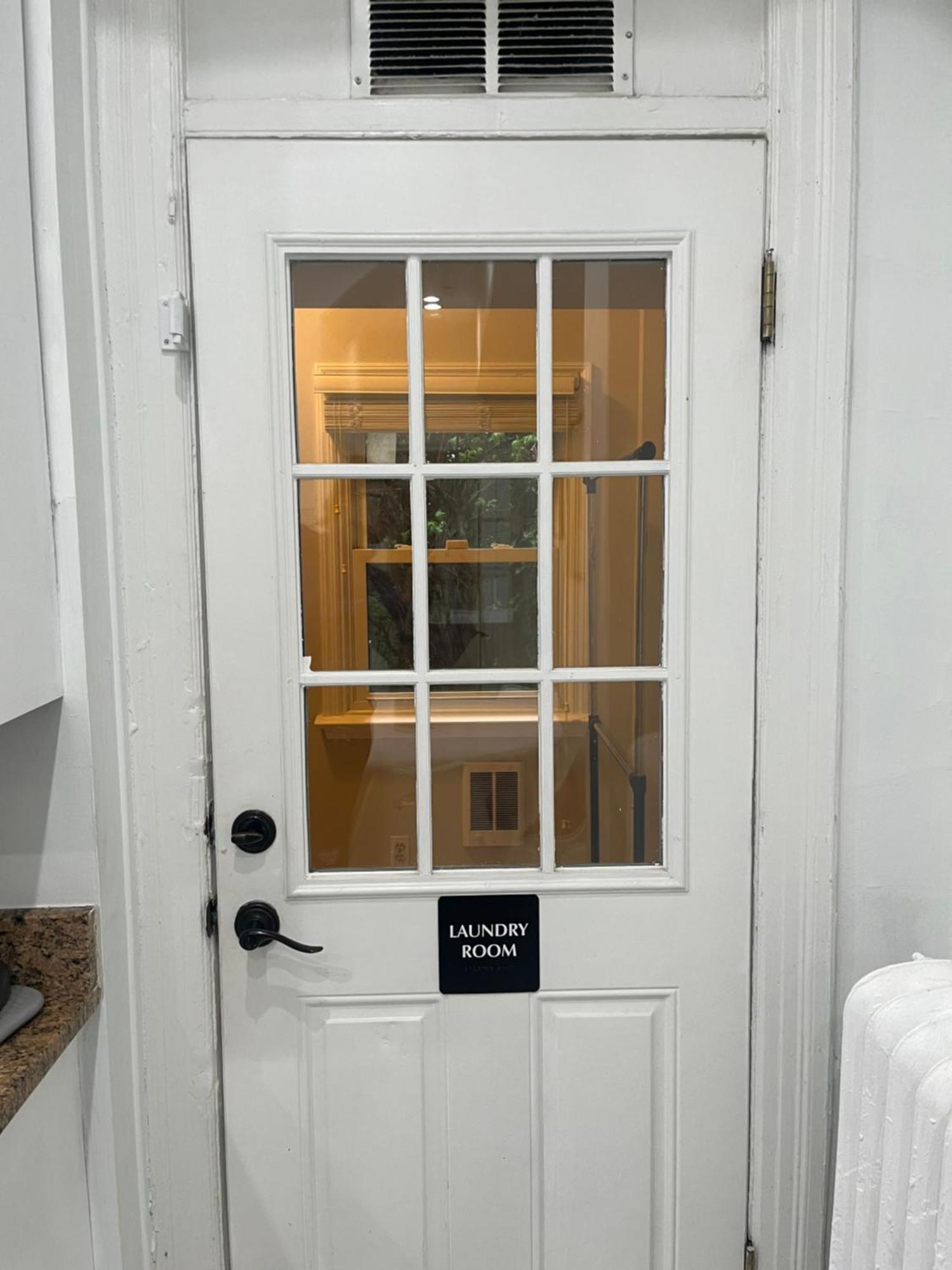 Large Duplex Apt 2Bdrm 1Den-Metro Washington Exterior photo